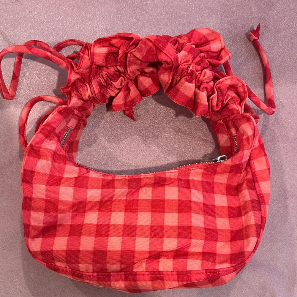 BAGGU Red Gingham Scrunch-Handle Shoulder Bag